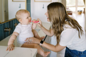 Tandenpoetsen bij je baby: wanneer en hoe begin je?